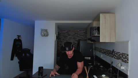 INSTAGRAM  DAMMIANMILLEROFICIAL online show from February 26, 11:42 am