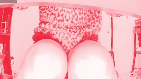 Snapshot of dammmtry chatting on May 5, 12:24 pm Sophie online show from May 5, 12:24 pm