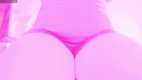 Snapshot of dammmtry chatting on August 2, 10:46 am Sophie online show from August 2, 10:46 am