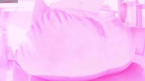 Snapshot of dammmtry chatting on August 4, 12:30 pm Sophie online show from August 4, 12:30 pm
