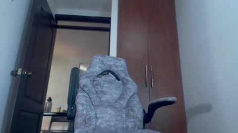 dammuscle online show from February 18, 4:47 pm