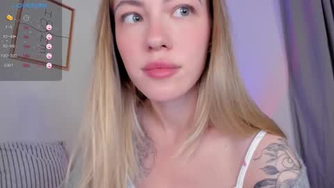 Snapshot of damn_cutie chatting on November 12, 4:51 pm Tiana online show from November 12, 4:51 pm