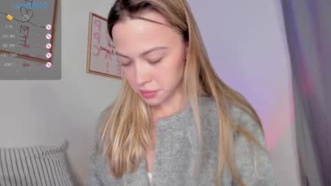 Snapshot of damn_cutie chatting on November 16, 5:18 pm Tiana online show from November 16, 5:18 pm