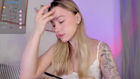 Snapshot of damn_cutie chatting on January 7, 5:32 am Tiana online show from January 7, 5:32 am