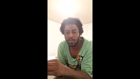 Snapshot of damonheight24850 chatting on April 14, 9:15 am damonheight24850 online show from April 14, 9:15 am