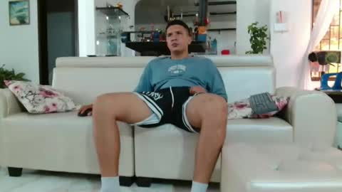 damyan_2003 online show from February 26, 2:38 pm