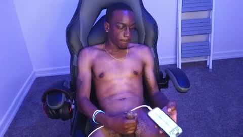 Snapshot of dan172139 chatting on April 6, 5:19 am dan172139 online show from April 6, 5:19 am