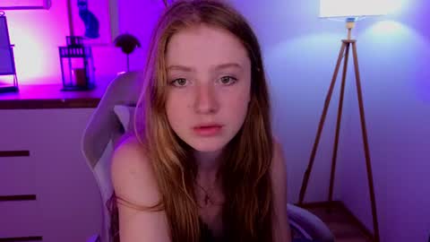 Snapshot of dan1ella_sun chatting on June 24, 2:49 pm dan1ella_sun online show from June 24, 2:49 pm