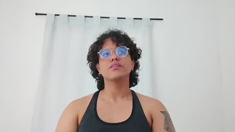 Snapshot of dan_blous chatting on February 10, 7:40 pm Diane Blosson online show from February 10, 7:40 pm