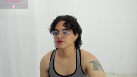 Snapshot of dan_blous chatting on February 15, 6:59 pm Diane Blosson online show from February 15, 6:59 pm