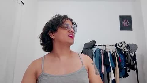 Snapshot of dan_blous chatting on March 1, 1:18 am Diane Blosson online show from March 1, 1:18 am