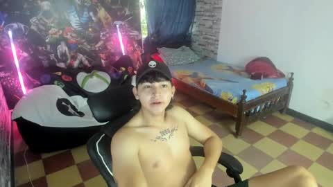 Snapshot of dan_cristancho chatting on September 28, 1:27 pm dan cristancho online show from September 28, 1:27 pm