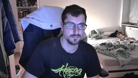 Snapshot of dan_the_man405 chatting on December 9, 7:29 pm King Dan online show from December 9, 7:29 pm