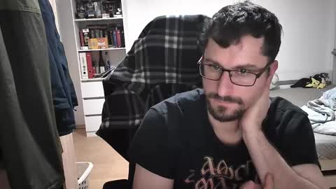 Snapshot of dan_the_man405 chatting on January 3, 7:50 pm King Dan online show from January 3, 7:50 pm
