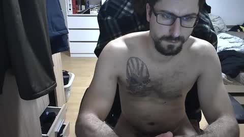 Snapshot of dan_the_man405 chatting on January 17, 10:56 pm King Dan online show from January 17, 10:56 pm