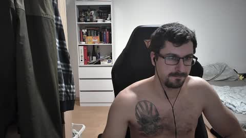 Snapshot of dan_the_man405 chatting on January 31, 9:05 pm King Dan online show from January 31, 9:05 pm