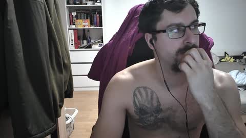 Snapshot of dan_the_man405 chatting on February 2, 7:04 pm King Dan online show from February 2, 7:04 pm