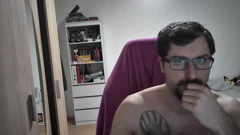 Snapshot of dan_the_man405 chatting on February 17, 7:10 pm King Dan online show from February 17, 7:10 pm
