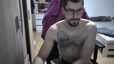 Snapshot of dan_the_man405 chatting on February 25, 7:25 pm King Dan online show from February 25, 7:25 pm