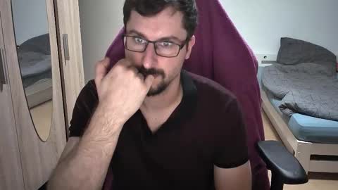 Snapshot of dan_the_man405 chatting on September 8, 6:29 pm King Dan online show from September 8, 6:29 pm