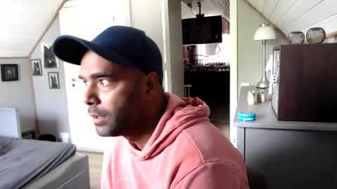 Snapshot of dan_the_man43 chatting on September 14, 10:14 am dan_the_man43 online show from September 14, 10:14 am