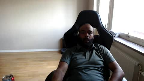 Snapshot of dan_the_man43 chatting on June 18, 4:11 pm dan_the_man43 online show from June 18, 4:11 pm