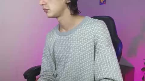 Snapshot of dan_yagami chatting on May 25, 10:05 pm Dan and Noah online show from May 25, 10:05 pm