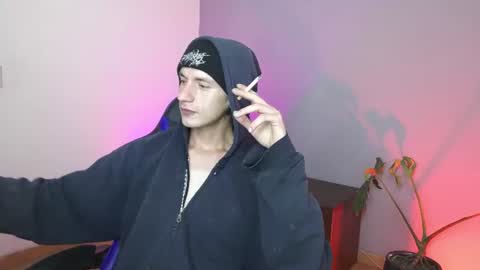 Snapshot of dan_yagami chatting on June 22, 2:46 am Dan and Noah online show from June 22, 2:46 am