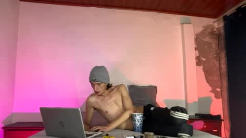 Snapshot of dan_yagami chatting on July 9, 12:37 am Dan and Noah online show from July 9, 12:37 am