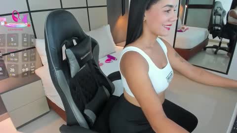 D A N A  online show from October 18, 2:14 am