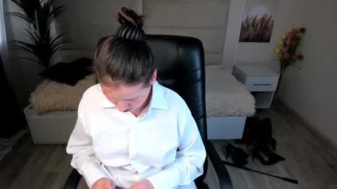Snapshot of dana_dom chatting on February 9, 5:50 am Dana Dom online show from February 9, 5:50 am