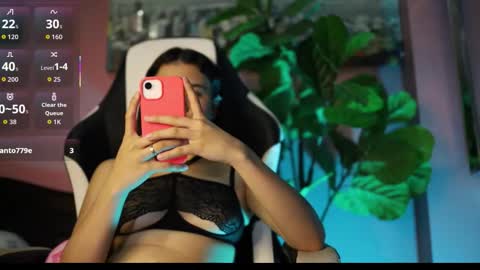 danaa_rouse online show from December 19, 7:59 am