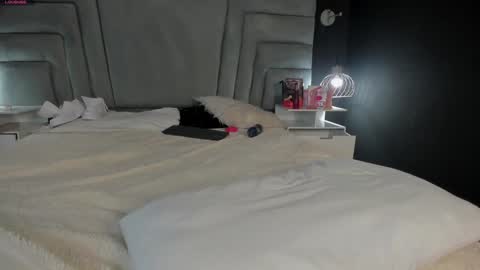    online show from January 25, 8:53 am