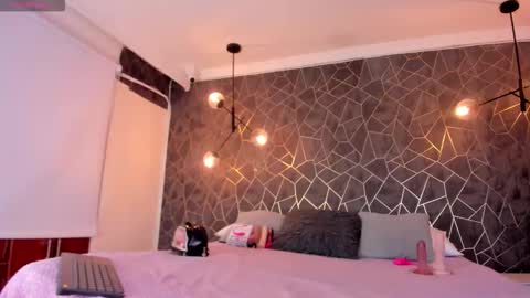    online show from October 31, 11:28 pm