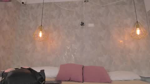    online show from December 1, 9:31 pm