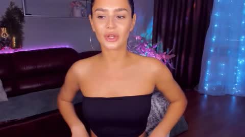 DanaMiers online show from April 9, 4:56 am