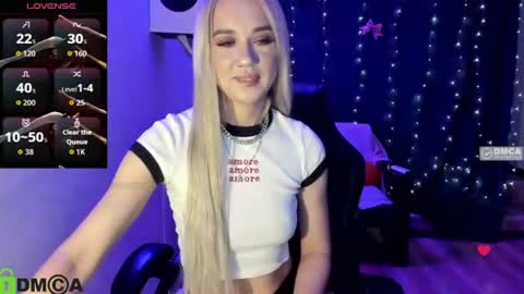 Snapshot of dances_queen chatting on June 23, 7:06 am dances_queen online show from June 23, 7:06 am