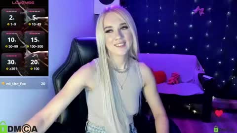 Snapshot of dances_queen chatting on July 7, 7:09 am dances_queen online show from July 7, 7:09 am