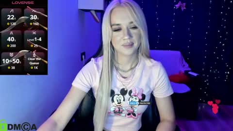 Snapshot of dances_queen chatting on July 20, 6:38 am dances_queen online show from July 20, 6:38 am