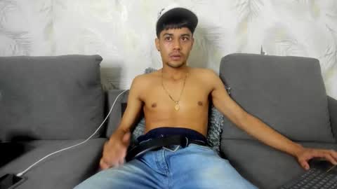 Snapshot of danger_smith chatting on March 31, 11:38 pm danger smith online show from March 31, 11:38 pm