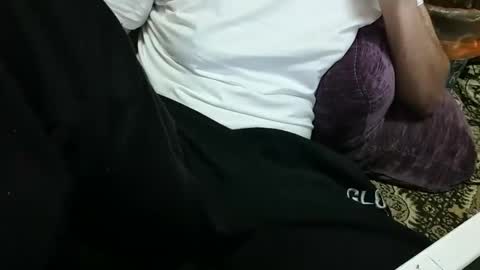 Snapshot of dani5o5 chatting on December 5, 8:00 pm Danial online show from December 5, 8:00 pm