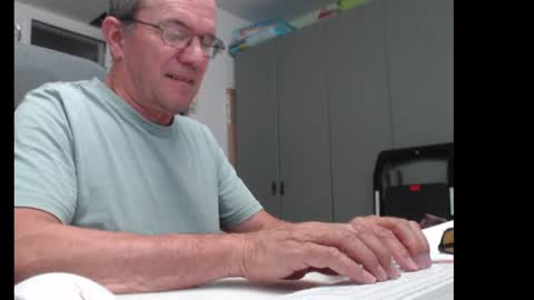 Snapshot of dani_alpina chatting on July 7, 11:14 am dani_alpina online show from July 7, 11:14 am