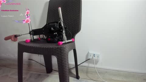 Snapshot of dani_ary chatting on January 13, 1:28 pm DANI online show from January 13, 1:28 pm