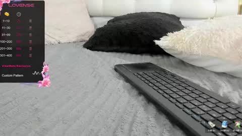 Snapshot of dani_ary chatting on March 12, 5:38 pm DANI online show from March 12, 5:38 pm