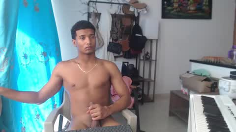 dani_brown19 online show from June 27, 1:50 pm