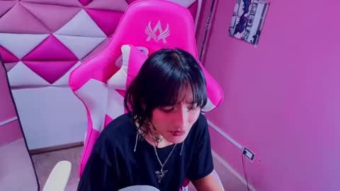Snapshot of dani_dream chatting on September 10, 1:33 pm dani_dream online show from September 10, 1:33 pm