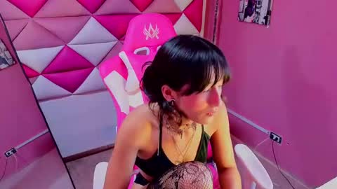 Snapshot of dani_dream chatting on September 12, 3:01 pm dani_dream online show from September 12, 3:01 pm