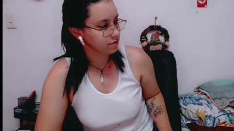 Snapshot of dani_jocelyn chatting on December 13, 8:47 pm dani y jocelyn online show from December 13, 8:47 pm