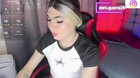 Snapshot of dani_lovet1 chatting on June 20, 9:17 pm dani online show from June 20, 9:17 pm