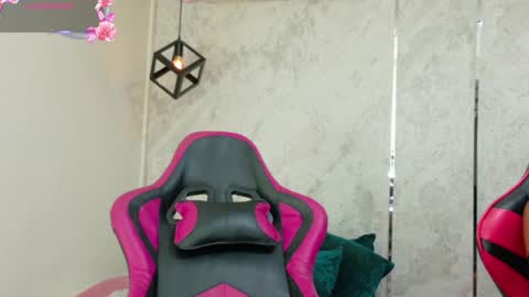 dani_lue online show from April 4, 2:47 pm